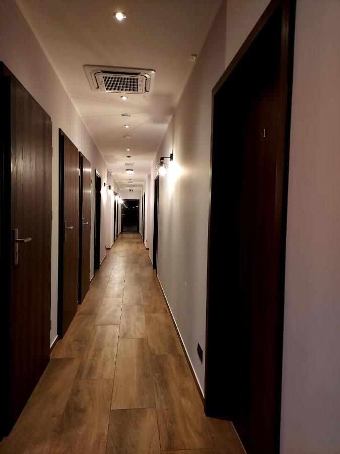 מיליץ Pensjonat I Restauracja Hubertowka מראה חיצוני תמונה